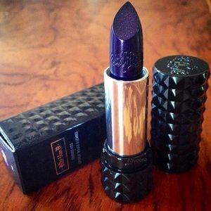 Kat von D studded kiss lipstick - Poe